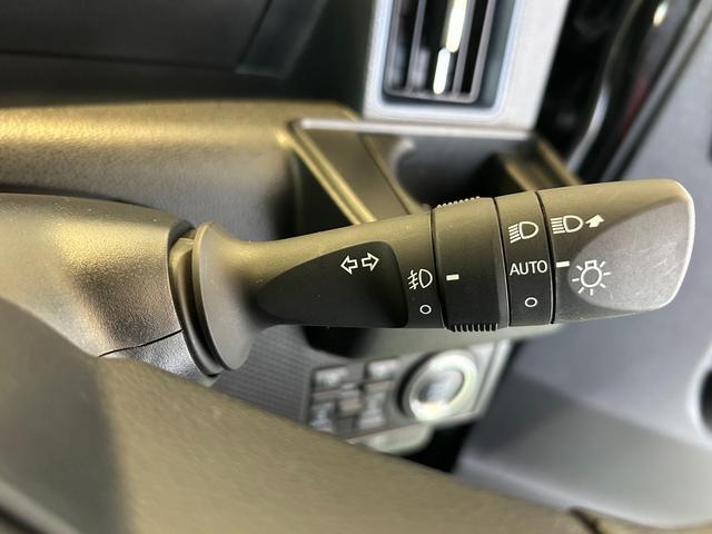 タント カスタムＸ　オートエアコン　フロントシートヒーター　左右パワースライドドア　電動パーキング　プッシュボタンスタート　アイドリングストップ　アルミホイール　ＬＥＤヘッドランプ　バックカメラ対応（12枚目）