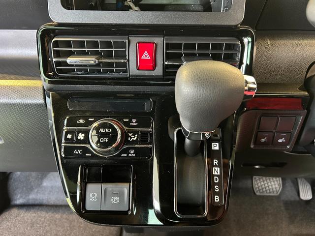 タント カスタムＸ　オートエアコン　フロントシートヒーター　左右パワースライドドア　電動パーキング　プッシュボタンスタート　アイドリングストップ　アルミホイール　ＬＥＤヘッドランプ　バックカメラ対応（17枚目）