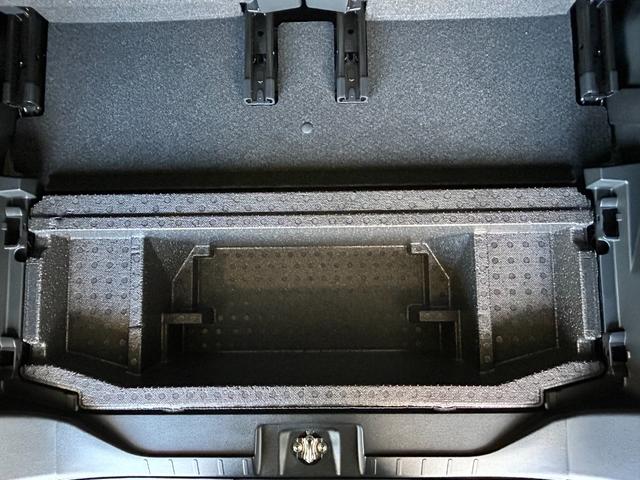 タント カスタムＸ　オートエアコン　フロントシートヒーター　左右パワースライドドア　電動パーキング　プッシュボタンスタート　アイドリングストップ　アルミホイール　ＬＥＤヘッドランプ　バックカメラ対応（33枚目）