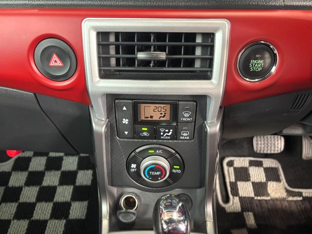 コペン セロ　純正ナビ　バックカメラ　オートエアコン　ドライブレコーダー　ＥＴＣ　プッシュスタートスイッチ　運転席・助手席シートヒーター　パワーウィンドウ　アイドリングストップ　アルミホイール　キーフリーシステム（4枚目）