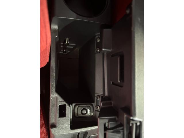 コペン セロ　純正ナビ　バックカメラ　オートエアコン　ドライブレコーダー　ＥＴＣ　プッシュスタートスイッチ　運転席・助手席シートヒーター　パワーウィンドウ　アイドリングストップ　アルミホイール　キーフリーシステム（9枚目）