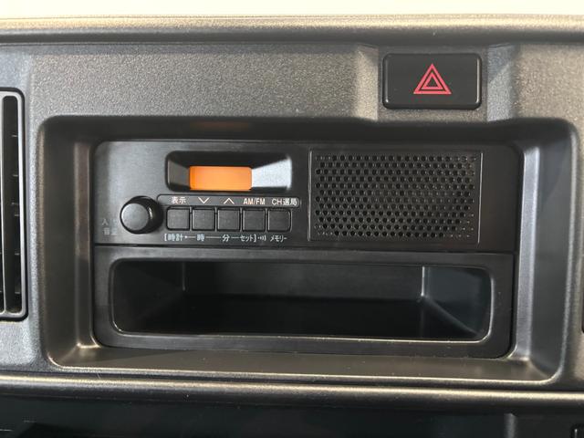 ハイゼットカーゴ デラックスSAIII ラジオチューナー マニュアルエアコン 運転席・助手席パワーウィンドウ アイドリングストップ機能 キーレスエントリーシステム(3枚目)
