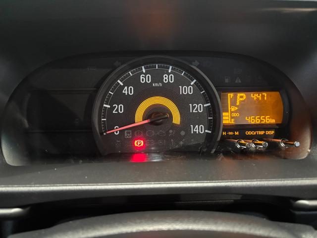 ハイゼットカーゴ デラックスSAIII ラジオチューナー マニュアルエアコン 運転席・助手席パワーウィンドウ アイドリングストップ機能 キーレスエントリーシステム(9枚目)