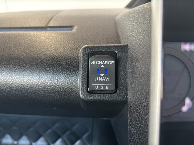 タント カスタムRSスタイルセレクション ナビ パノラマモニター ETC ドライブレコーダー 両側電動スライドドア 運転席ロングスライドシート オートエアコン 電動格納式ドアミラー パワーウィンドウ アルミホイール キーフリーシステム(7枚目)