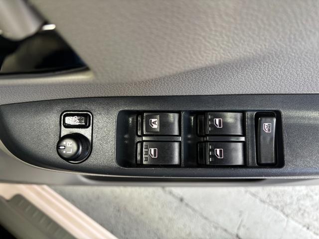 ミライース Ｘ　ＣＤチューナー　マニュアルエアコン　電動格納式ドアミラー　パワーウィンドウ　アイドリングストップ機能　キーレスエントリーシステム　パワーステアリング（10枚目）