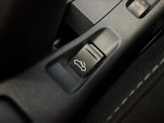 コペン セロ ドライブレコーダー オートエアコン 運転席・助手席シートヒーター パワーウィンドウ アイドリングストップ機能 プッシュスタートスイッチ キーフリーシステム アルミホイール(6枚目)