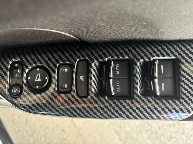 任意保険は是非弊社で！修理工場と保険の窓口が同じなので万が一の時もお車をお持ちいただくだけで大丈夫です！弊社スタッフまでお気軽にご相談ください。