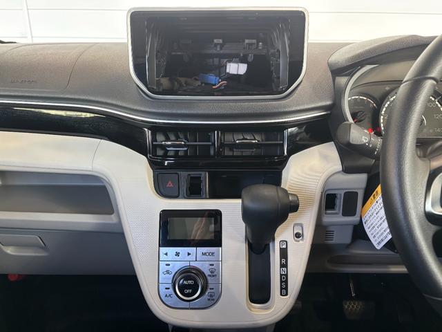 ムーヴ XリミテッドII SAIII バックカメラ対応 運転席シートヒーター 電動格納式ドアミラー パワーウィンドウ オートエアコン アルミホイール プッシュスタートスイッチ キーフリーシステム アイドリングストップ機能(9枚目)