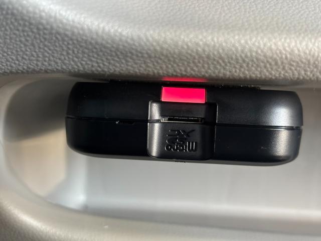 ムーヴ XリミテッドII SAIII ナビ バックカメラ TVコントロール オートエアコン 運転席シートヒーター ETC車載器 ドライブレコーダー 電動格納式ドアミラー パワーウィンドウ プッシュスタートスイッチ キーフリーシステム(17枚目)