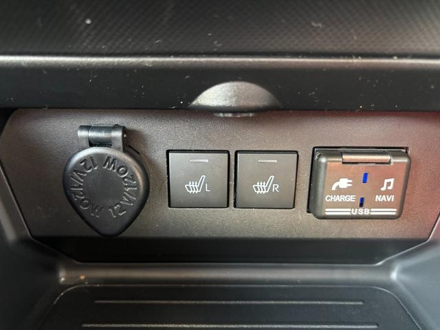 ロッキー プレミアムＧ　ＨＥＶ　ナビ　パノラマモニター　ドライブレコーダー　ＥＴＣ　運転席・助手席シートヒーター　電動パーキングブレーキ　オートエアコン　電動格納式ドアミラー　パワーウィンドウ　アルミホイール　キーフリーシステム（6枚目）