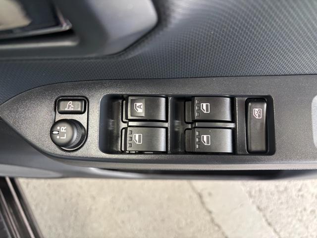 ミライース X SAIII 電動格納式ドアミラー パワーウィンドウ マニュアルエアコン アイドリングストップ機能 キーレスエントリーシステム コーナーセンサー パワーステアリング(11枚目)