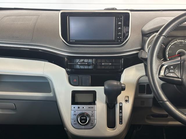 ムーヴ ＸリミテッドＩＩ　ＳＡＩＩＩ　ナビゲーション　バックカメラ　ドライブレコーダー　オートエアコン　運転席シートヒーター　電動格納式ドアミラー　パワーウィンドウ　プッシュスタートスイッチ　キーフリーシステム　アルミホイール（6枚目）