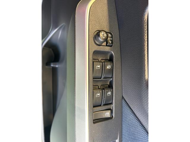 トール カスタムＧ　ターボ　バックカメラ対応　電動パーキング　両側電動スライドドア　プッシュボタンスタ－ト　衝突被害軽減ブレーキ　アイドリングストップ機能　コ－ナ－センサ－　クル－ズコントロ－ル（11枚目）