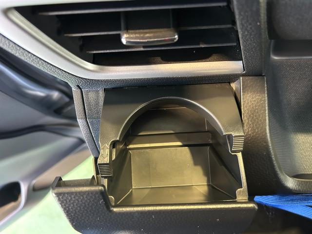 トール カスタムＧ　ターボ　バックカメラ対応　電動パーキング　両側電動スライドドア　プッシュボタンスタ－ト　衝突被害軽減ブレーキ　アイドリングストップ機能　コ－ナ－センサ－　クル－ズコントロ－ル（30枚目）