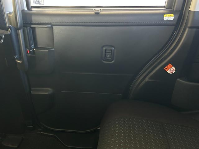 トール カスタムＧ　ターボ　バックカメラ対応　電動パーキング　両側電動スライドドア　プッシュボタンスタ－ト　衝突被害軽減ブレーキ　アイドリングストップ機能　コ－ナ－センサ－　クル－ズコントロ－ル（40枚目）