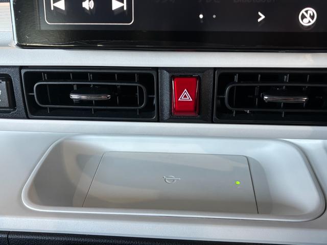 ムーヴキャンバス ストライプスＧ　９インチディスプレイオーディオ　ドライブレコーダー　運転席・助手席シートヒーター　ワイヤレス充電　電動パーキングブレーキ　電動格納式ドアミラー　両側電動スライドドア　プッシュスタートスイッチ（7枚目）