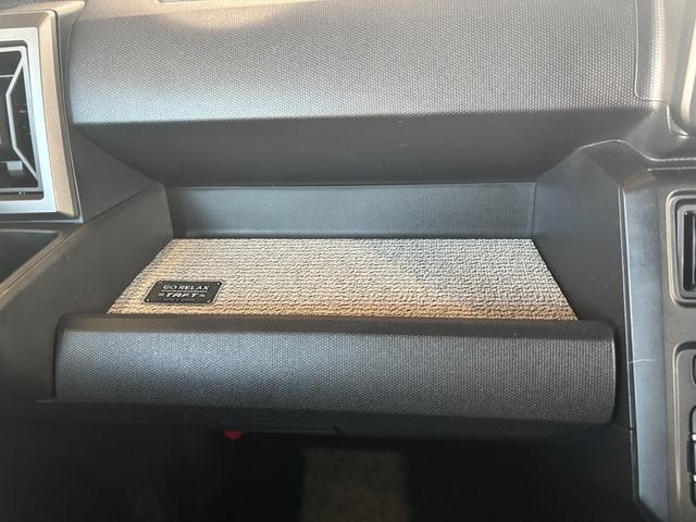 タフト Ｇ　ダーククロムベンチャー　４ＷＤ　ナビゲーション　バックカメラ　ドライブレコーダー　ＥＴＣ車載器　ＴＶコントロール　電動パーキングブレーキ　アルミホイール　電動格納式ドアミラー　パワーウィンドウ　プッシュスタートスイッチ（7枚目）