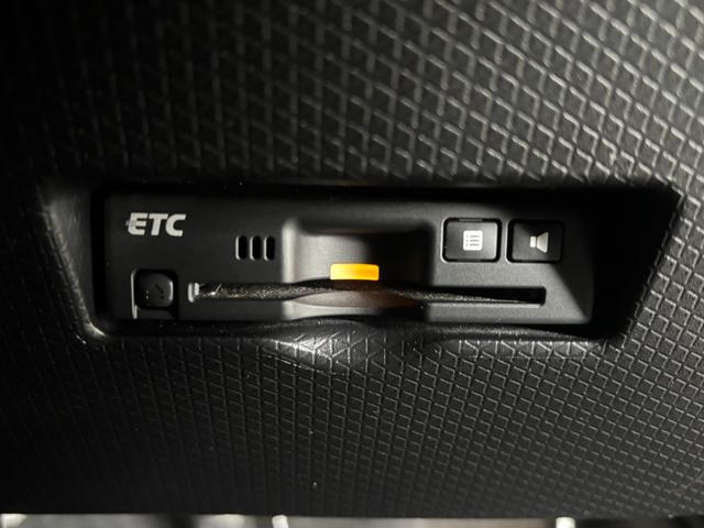 タント カスタムRS ナビゲーション バックカメラ ETC車載器 TVコントロール フロントシートヒーター 両側電動スライドドア 電動格納式ドアミラー パワーウィンドウ オートエアコン プッシュスタートスイッチ キーフリー(17枚目)