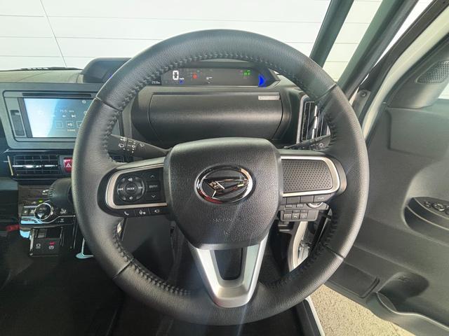 タント カスタムＲＳ　６．８インチディスプレイオーディオ　パノラマモニター　電動パーキングブレーキ　フロントシートヒーター　両側電動スライドドア　プッシュスタートスイッチ　電動格納式ドアミラー　アルミホイール　キーフリー（7枚目）