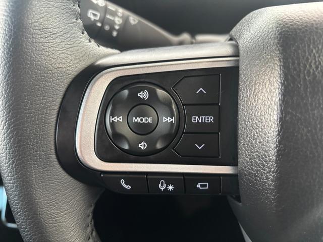 タント カスタムＲＳ　６．８インチディスプレイオーディオ　パノラマモニター　電動パーキングブレーキ　フロントシートヒーター　両側電動スライドドア　プッシュスタートスイッチ　電動格納式ドアミラー　アルミホイール　キーフリー（8枚目）