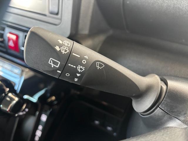 タント カスタムＲＳ　６．８インチディスプレイオーディオ　パノラマモニター　電動パーキングブレーキ　フロントシートヒーター　両側電動スライドドア　プッシュスタートスイッチ　電動格納式ドアミラー　アルミホイール　キーフリー（9枚目）