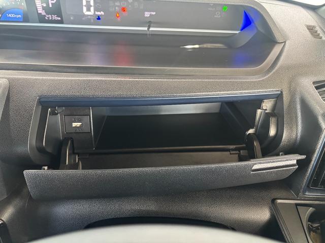 タント カスタムＲＳ　６．８インチディスプレイオーディオ　パノラマモニター　電動パーキングブレーキ　フロントシートヒーター　両側電動スライドドア　プッシュスタートスイッチ　電動格納式ドアミラー　アルミホイール　キーフリー（11枚目）