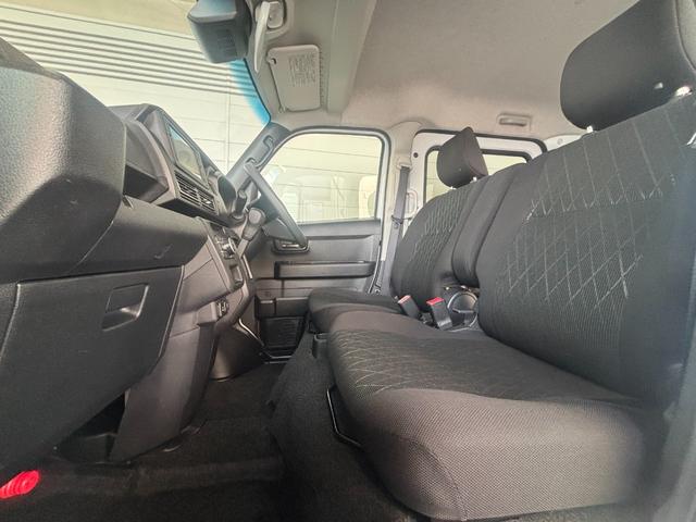 アトレー ＲＳ　６．８インチディスプレイオーディオ　バックカメラ　オートエアコン　両側電動スライドドア　電動格納式ドアミラー　フロントパワーウィンドウ　プッシュスタートスイッチ　キーフリー　アイドリングストップ機能（31枚目）