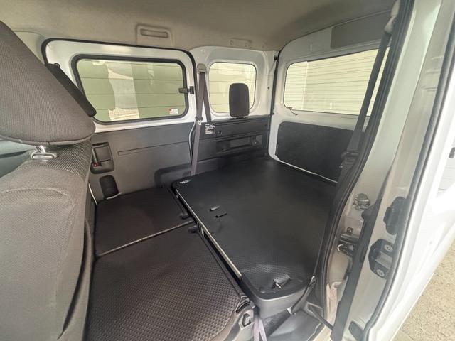 アトレー ＲＳ　６．８インチディスプレイオーディオ　バックカメラ　オートエアコン　両側電動スライドドア　電動格納式ドアミラー　フロントパワーウィンドウ　プッシュスタートスイッチ　キーフリー　アイドリングストップ機能（33枚目）