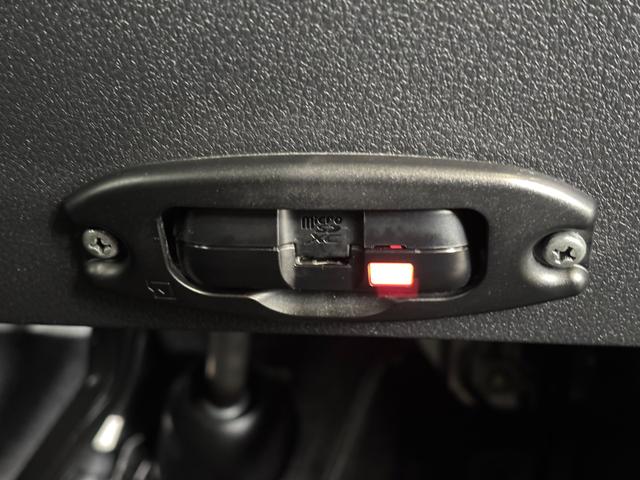 ハイゼットカーゴ クルーズ 6.8インチディスプレイオーディオ バックカメラ ドライブレコーダー プッシュスタートスイッチ マニュアルエアコン アイドリングストップ機能 コーナーセンサー キーフリーシステム(12枚目)