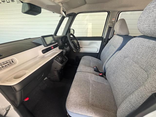 ムーヴキャンバス ストライプスＸ　ナビゲーション　両側電動スライドドア　電動格納式ドアミラー　プッシュスタートスイッチ　キーフリーシステム　オートエアコン　パワーウィンドウ　アイドリングストップ機能（25枚目）