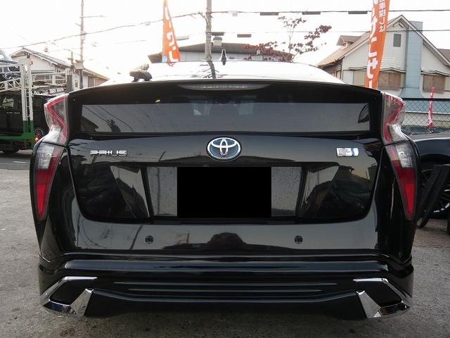 プリウス Ａツーリングセレクション　１７ＡＷ　エアロ　９インチナビ　フルセグＴＶ　Ｂｌｕｅｔｏｏｔｈ接続　バックカメラ　デジタルインナーミラー　ドラレコ　ホワイト内装　デイライト　トヨタセーフティセンス（4枚目）