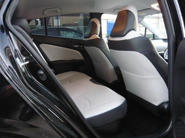 プリウス Ａツーリングセレクション　１７ＡＷ　エアロ　９インチナビ　フルセグＴＶ　Ｂｌｕｅｔｏｏｔｈ接続　バックカメラ　デジタルインナーミラー　ドラレコ　ホワイト内装　デイライト　トヨタセーフティセンス（18枚目）