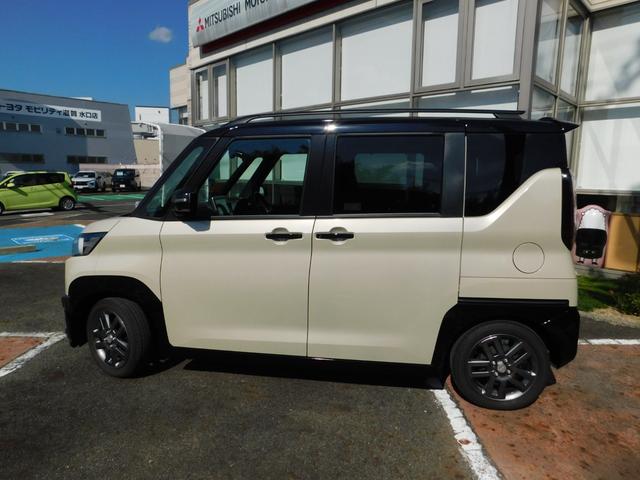 デリカミニ Ｇ　プレミアム　衝突被害軽減ブレーキ　踏み間違い防止　マイパイロット　９インチ純正ナビゲーション　マルチアラウンドモニター　フルセグテレビ　シートヒーター　両側電動スライドドア　禁煙車（9枚目）