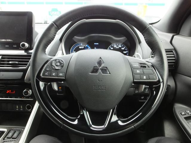 エクリプスクロスＰＨＥＶ Ｐ　４ＷＤ　電気温水式式ヒーター　ｅ－Ａｓｓｉｓｔ　８インチスマホ連携ナビ　フルセグ　マルチアラウンドモニター　ＥＴＣ２．０　運転席パワーシート　前席シートヒーター　ステアリングヒータ　ブラック天井（11枚目）