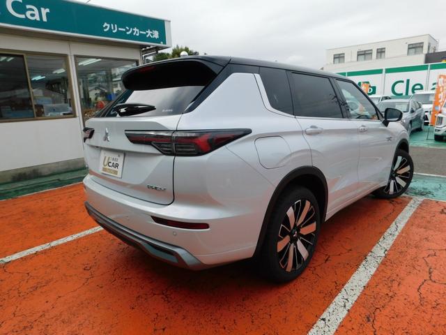 アウトランダーPHEV Pエグゼクティブパッケージ セミアニリンレザーシート(ブリックブラウン色) ダイナミックサウンドヤマハアルティメート(12スピーカー デュアルアンプ) スマホ連携ナビ マルチアラウンドモニタ デジタルルームミラー シートエアコン(7枚目)