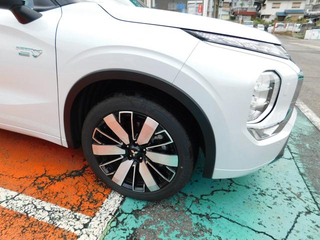 アウトランダーPHEV Pエグゼクティブパッケージ セミアニリンレザーシート(ブリックブラウン色) ダイナミックサウンドヤマハアルティメート(12スピーカー デュアルアンプ) スマホ連携ナビ マルチアラウンドモニタ デジタルルームミラー シートエアコン(29枚目)