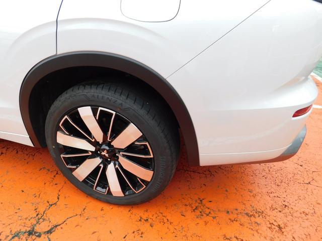 アウトランダーPHEV Pエグゼクティブパッケージ セミアニリンレザーシート(ブリックブラウン色) ダイナミックサウンドヤマハアルティメート(12スピーカー デュアルアンプ) スマホ連携ナビ マルチアラウンドモニタ デジタルルームミラー シートエアコン(35枚目)