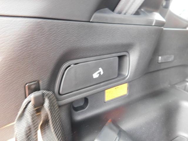 アウトランダーPHEV Pエグゼクティブパッケージ セミアニリンレザーシート(ブリックブラウン色) ダイナミックサウンドヤマハアルティメート(12スピーカー デュアルアンプ) スマホ連携ナビ マルチアラウンドモニタ デジタルルームミラー シートエアコン(44枚目)