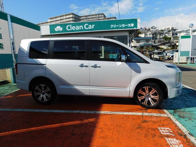 デリカＤ：５ Ｐ　アルパイン１１型ナビゲーション　１２．８型リアモニター　マルチアラウンドモニター　ユピテル前後ドライブレコーダー　電動サイドステップ　電動テールゲート　レーンチェンジアシスト　ＥＴＣ２．０（5枚目）