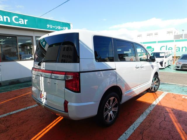 デリカＤ：５ Ｐ　アルパイン１１型ナビゲーション　１２．８型リアモニター　マルチアラウンドモニター　ユピテル前後ドライブレコーダー　電動サイドステップ　電動テールゲート　レーンチェンジアシスト　ＥＴＣ２．０（6枚目）