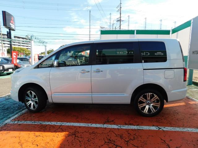 デリカＤ：５ Ｐ　アルパイン１１型ナビゲーション　１２．８型リアモニター　マルチアラウンドモニター　ユピテル前後ドライブレコーダー　電動サイドステップ　電動テールゲート　レーンチェンジアシスト　ＥＴＣ２．０（9枚目）