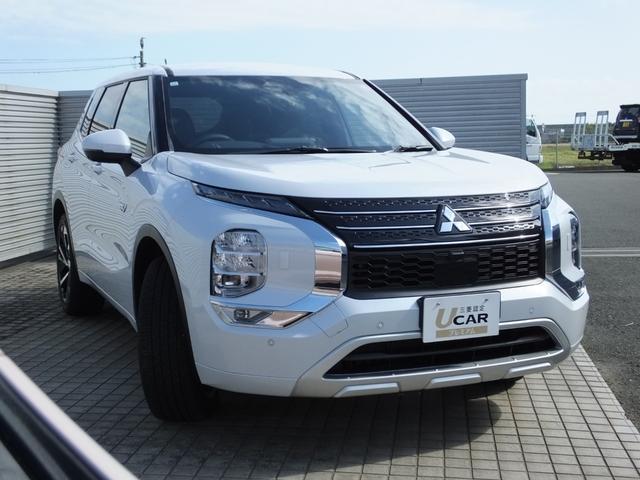 アウトランダーＰＨＥＶ Ｐ　元当社デモカー　ｅ－Ａｓｓｉｓｔ　スマートフォン連携ナビゲーション　レーンチェンジアシスト　プレミアムサウンド　Ｓ－ＡＷＣ　マルチアラウンドモニター　ヒートポンプ式エアコン　マイパイロット（5枚目）