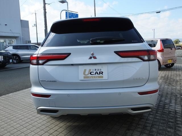 アウトランダーＰＨＥＶ Ｐ　元当社デモカー　ｅ－Ａｓｓｉｓｔ　スマートフォン連携ナビゲーション　レーンチェンジアシスト　プレミアムサウンド　Ｓ－ＡＷＣ　マルチアラウンドモニター　ヒートポンプ式エアコン　マイパイロット（7枚目）