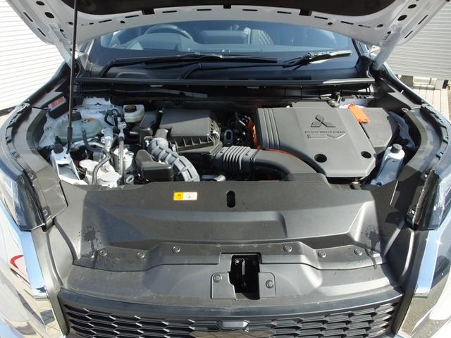 アウトランダーＰＨＥＶ Ｐ　元当社デモカー　ｅ－Ａｓｓｉｓｔ　スマートフォン連携ナビゲーション　レーンチェンジアシスト　プレミアムサウンド　Ｓ－ＡＷＣ　マルチアラウンドモニター　ヒートポンプ式エアコン　マイパイロット（13枚目）
