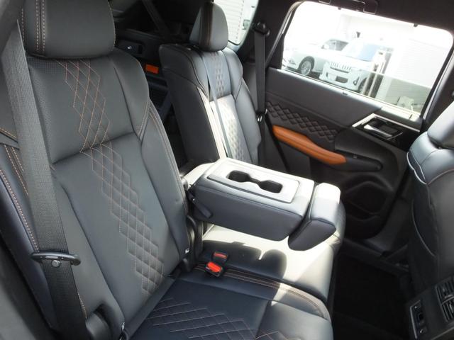 アウトランダーＰＨＥＶ Ｐ　元当社デモカー　ｅ－Ａｓｓｉｓｔ　スマートフォン連携ナビゲーション　レーンチェンジアシスト　プレミアムサウンド　Ｓ－ＡＷＣ　マルチアラウンドモニター　ヒートポンプ式エアコン　マイパイロット（44枚目）