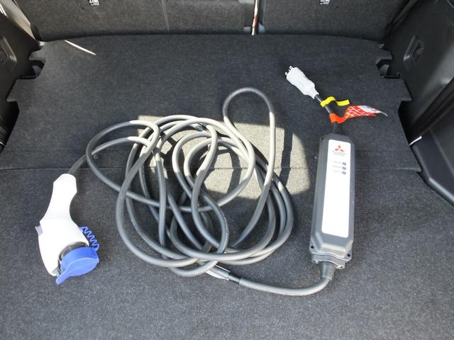 アウトランダーＰＨＥＶ Ｐ　元当社デモカー　ｅ－Ａｓｓｉｓｔ　スマートフォン連携ナビゲーション　レーンチェンジアシスト　プレミアムサウンド　Ｓ－ＡＷＣ　マルチアラウンドモニター　ヒートポンプ式エアコン　マイパイロット（49枚目）