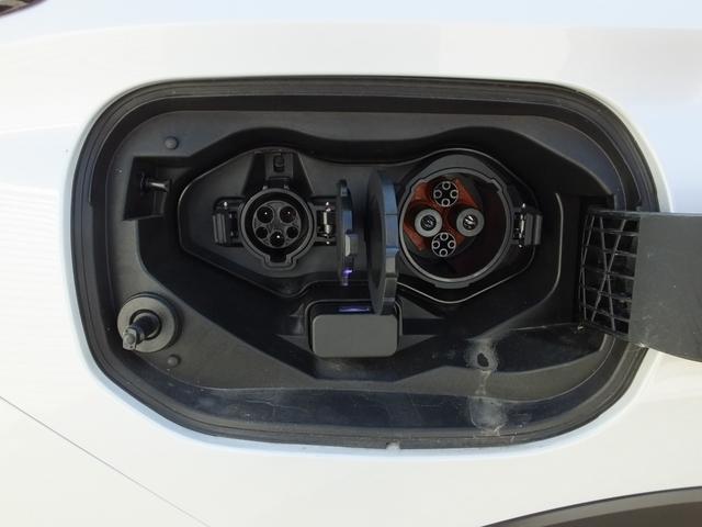 アウトランダーＰＨＥＶ Ｐ　元当社デモカー　ｅ－Ａｓｓｉｓｔ　スマートフォン連携ナビゲーション　レーンチェンジアシスト　プレミアムサウンド　Ｓ－ＡＷＣ　マルチアラウンドモニター　ヒートポンプ式エアコン　マイパイロット（53枚目）