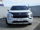 アウトランダーＰＨＥＶ Ｐ　元当社デモカー　ｅ－Ａｓｓｉｓｔ　スマートフォン連携ナビゲーション　レーンチェンジアシスト　プレミアムサウンド　Ｓ－ＡＷＣ　マルチアラウンドモニター　ヒートポンプ式エアコン　マイパイロット（2枚目）