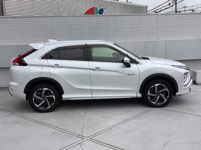 エクリプスクロスＰＨＥＶ Ｐ　ワンオーナー　衝突被害軽減ブレーキ　後側方車両検知警報システム　スマホ連携ナビ　全方位モニター　ＥＴＣ２．０　ドラレコ前後　レーダークルーズコントロール　電動シート　ＡＣ１５００Ｗ（17枚目）