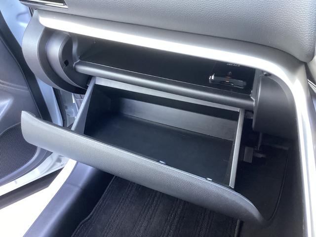 エクリプスクロスＰＨＥＶ Ｐ　ワンオーナー　スマホ連携ナビ　全方位モニター　ＥＴＣ２．０　ドラレコ前後　レーダークルーズコントロール　衝突被害軽減ブレーキ　後側方車両検知警報システム　電動シート　シートヒーター　スマートキー（59枚目）